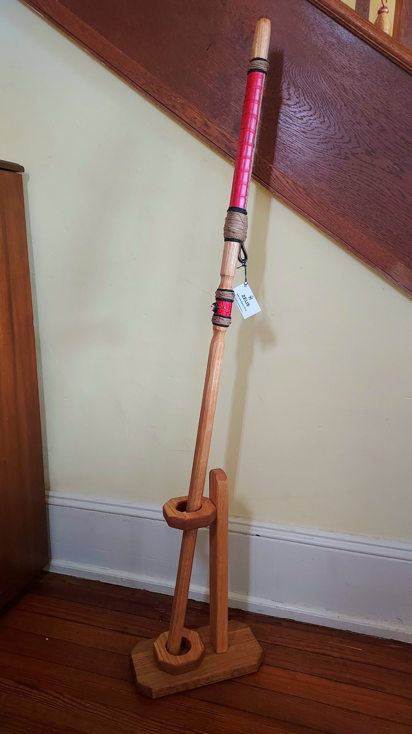 Walking Stick - ZEUS - 49" Red Oak - Red Crocodile grip with custom display stand - Image 3