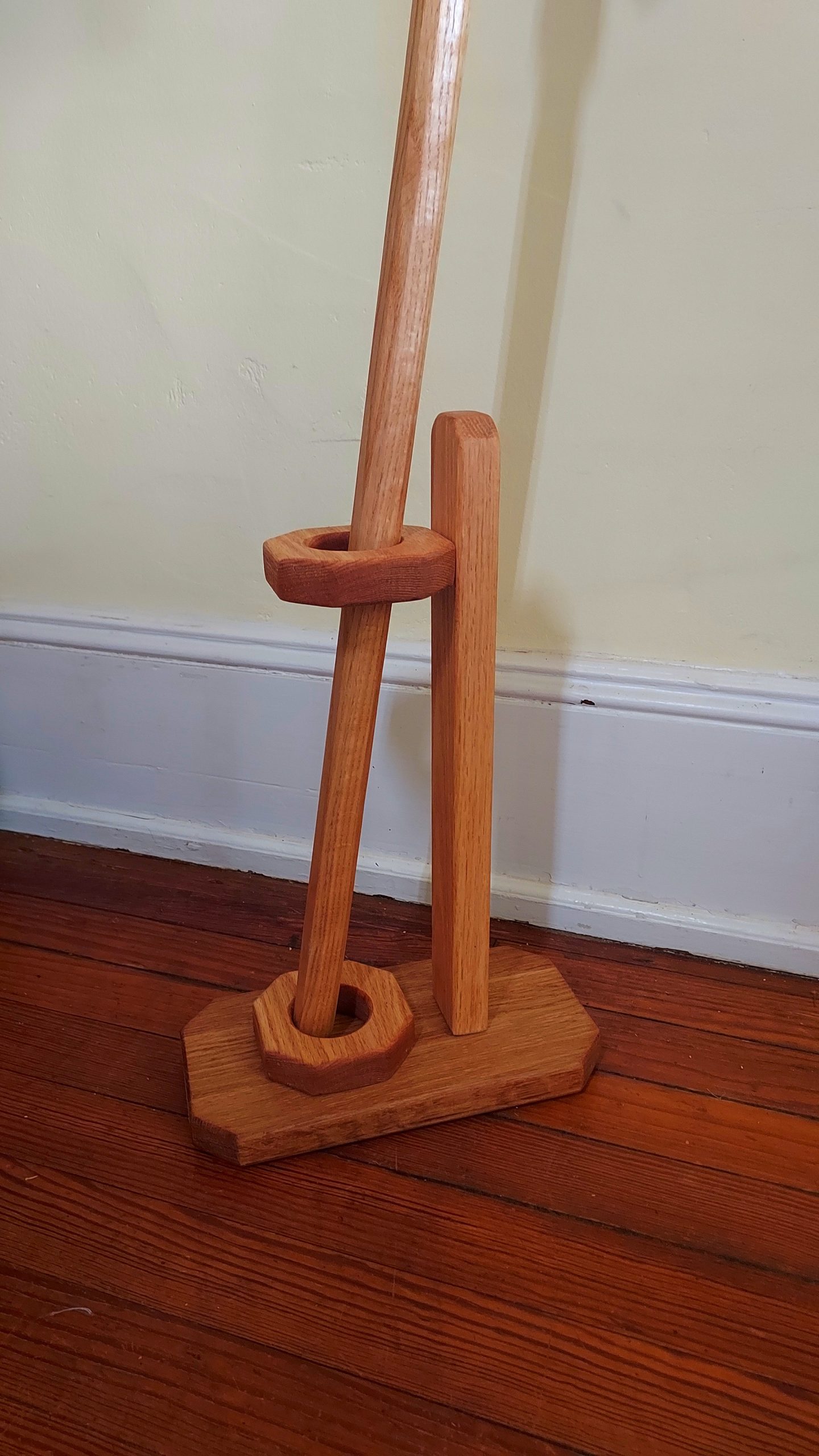 Walking Stick - ZEUS - 49" Red Oak - Red Crocodile grip with custom display stand - Image 4